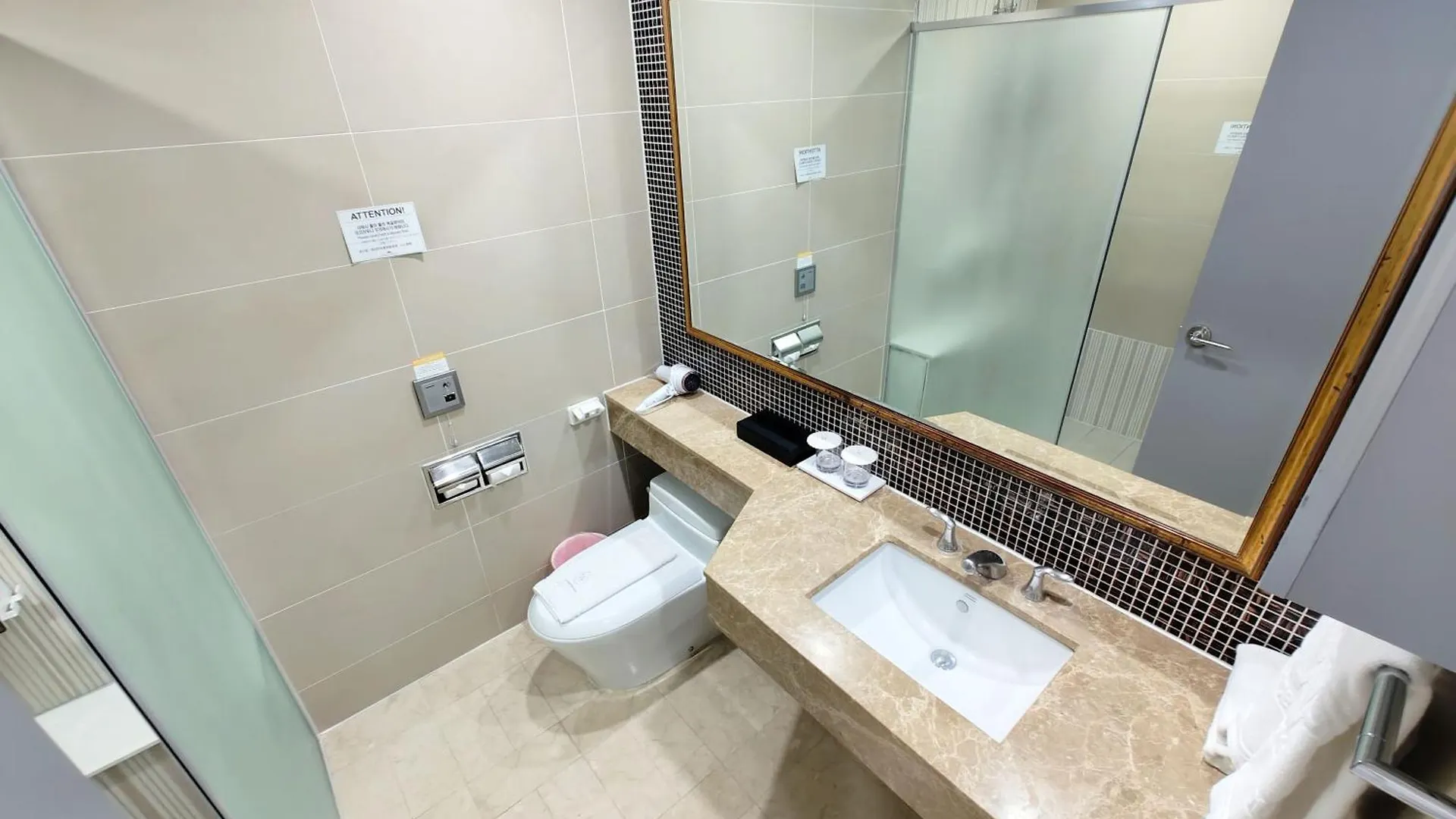 ****  W Residence Hotel Centum City Busan Zuid-Korea